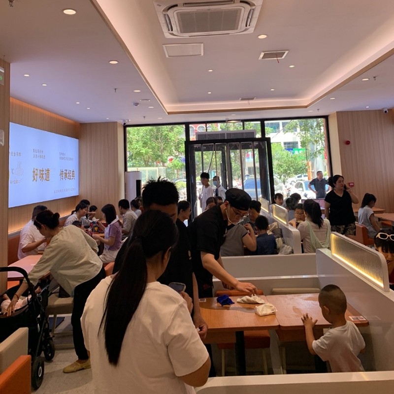 狀元米線，火爆來襲！人氣超高的米線，每一口都是滿足。